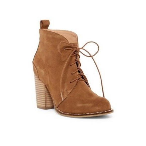 Seychelles Shoes - NIB Seychelles Tower Lace Up Bootie (sand)